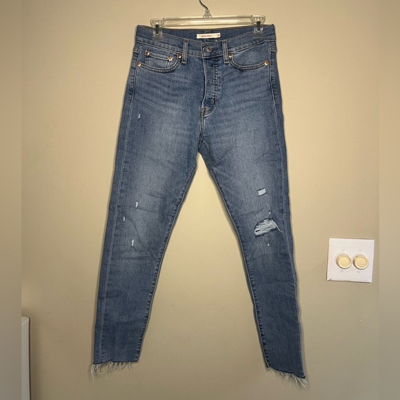 Levi’s Wedgie Button Fly Skinny Jean - Picture 1 of 13
